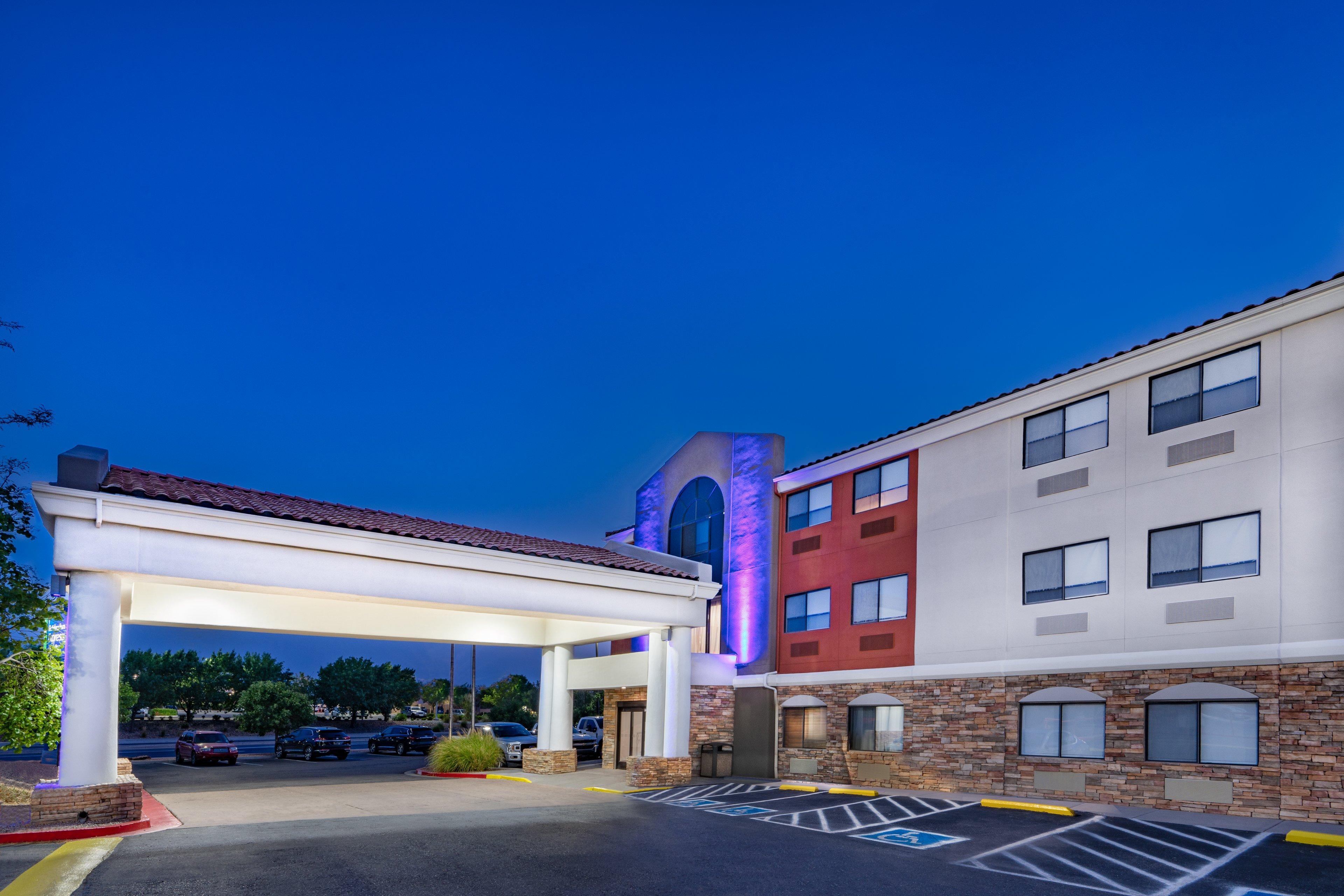 Holiday Inn Express Hotel & Suites Albuquerque - North Balloon Fiesta Park By Ihg Exterior foto