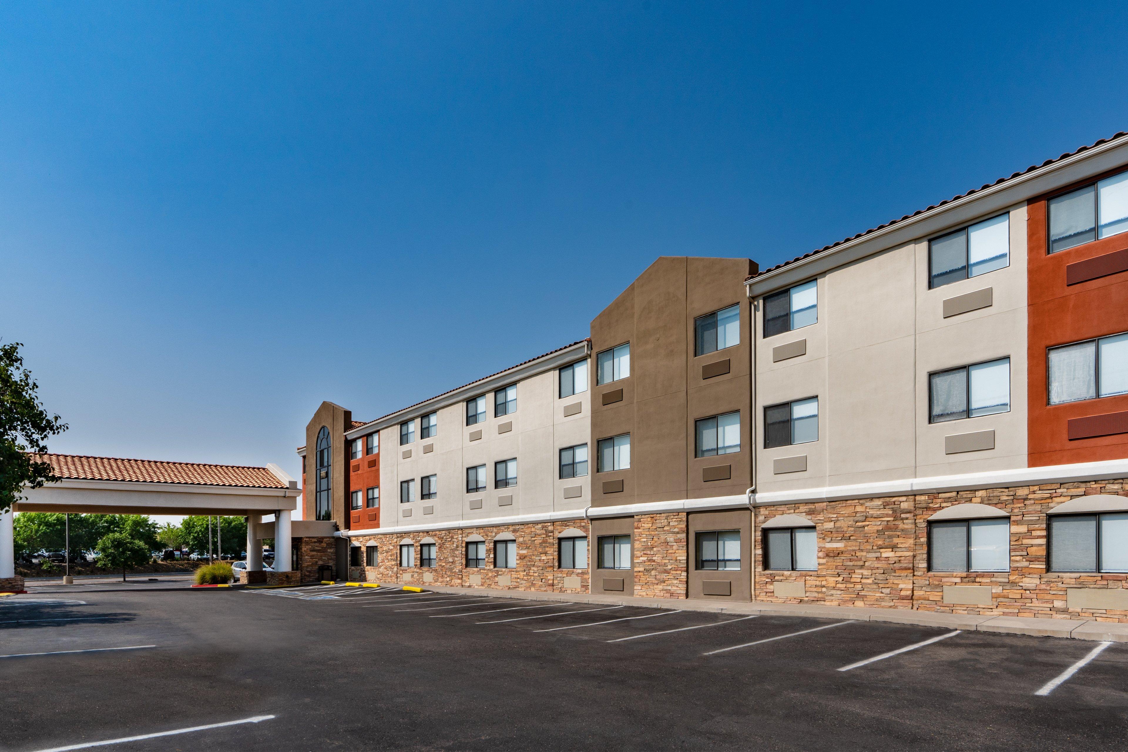 Holiday Inn Express Hotel & Suites Albuquerque - North Balloon Fiesta Park By Ihg Exterior foto